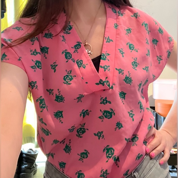 Pink blouse with flower - Picture 5 of 13
